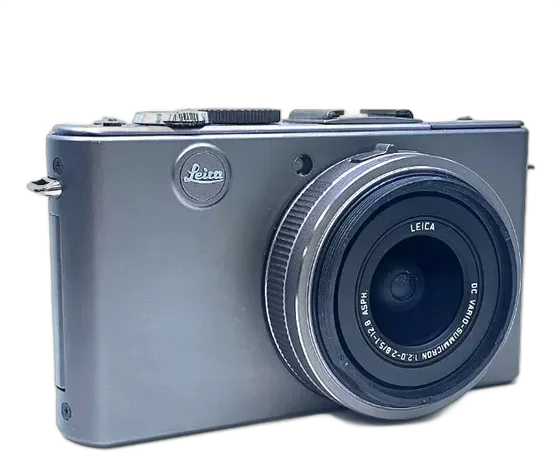 Leica D-Lux 4 Titanium Camera - 10MP, 24-60mm Zoom Lens